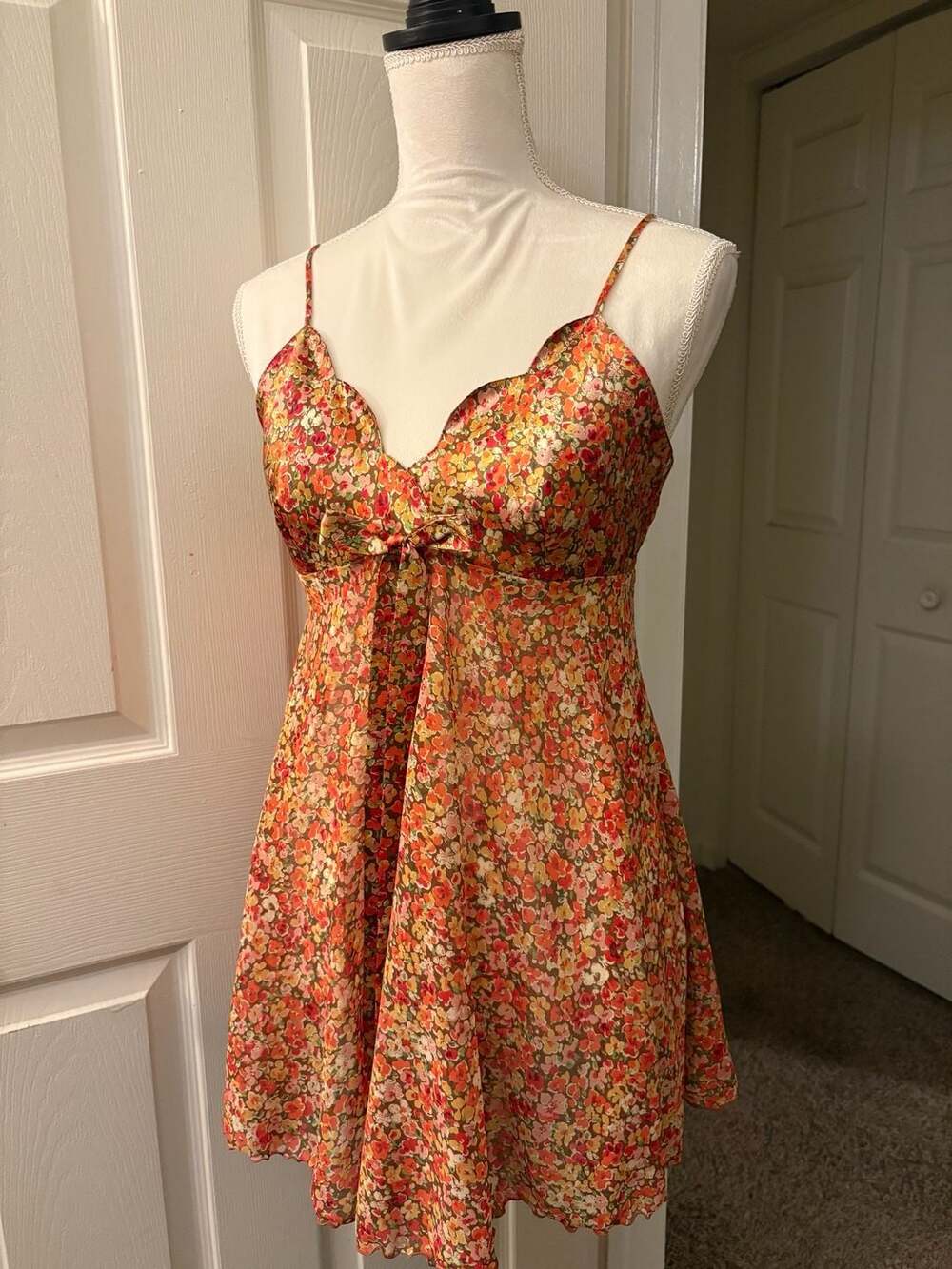 Stunning! Y2K Victoria's Secret Vintage Floral Print Satin Babydoll Chemise